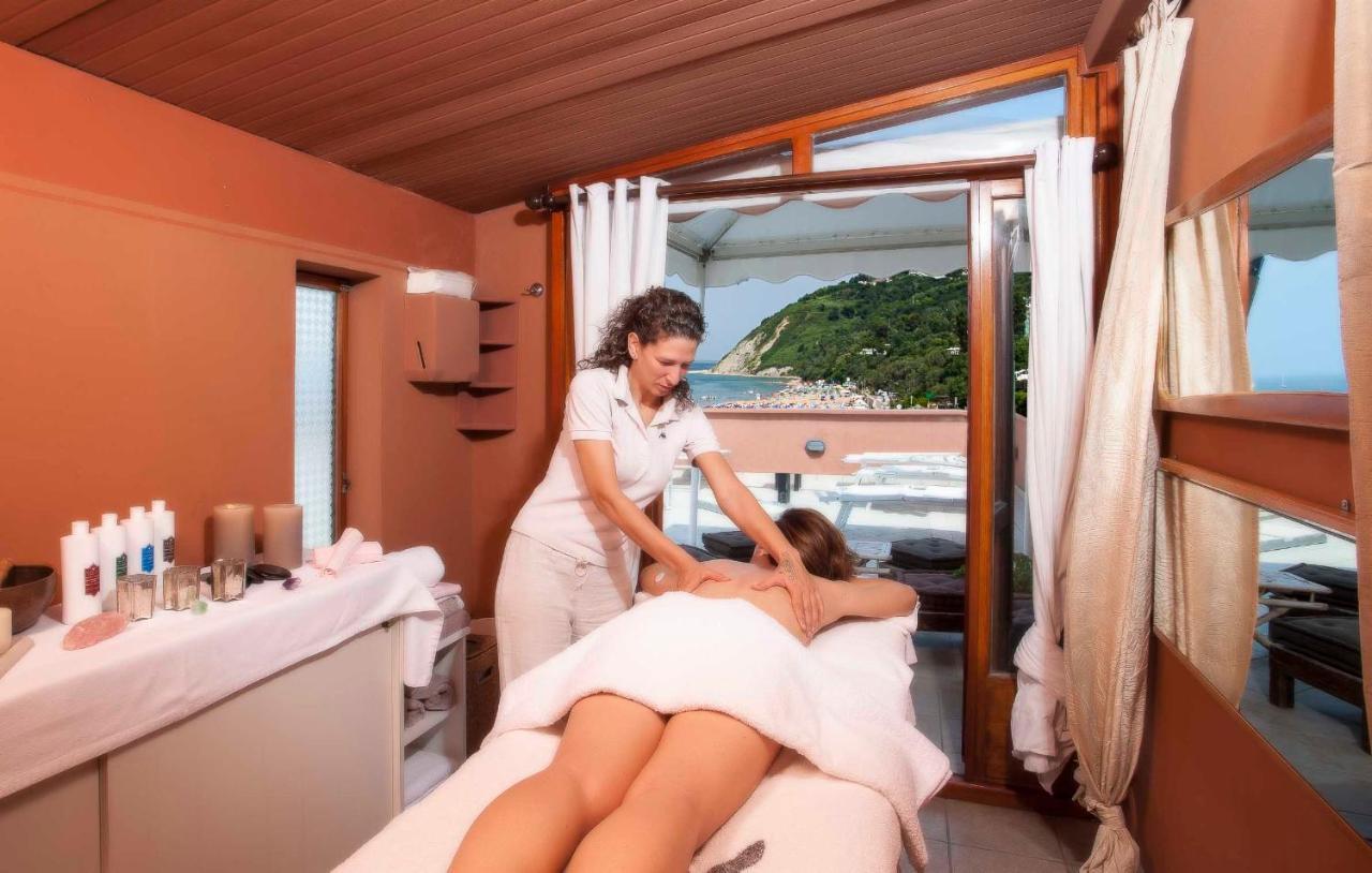 Giovanna Regina Hotel Gabicce Mare Ngoại thất bức ảnh