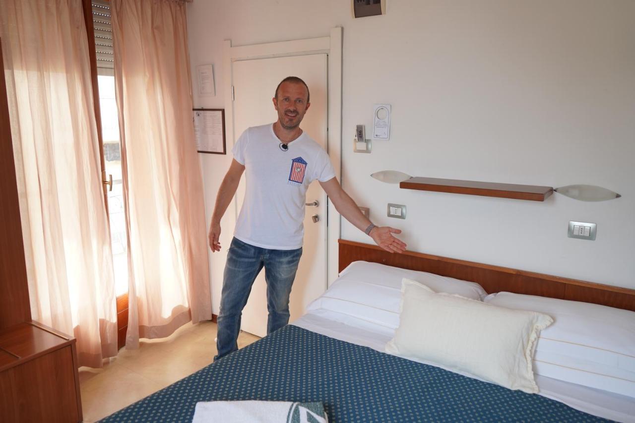 Giovanna Regina Hotel Gabicce Mare Ngoại thất bức ảnh
