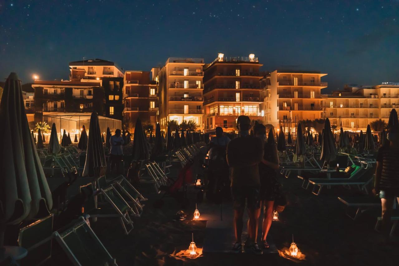 Giovanna Regina Hotel Gabicce Mare Ngoại thất bức ảnh