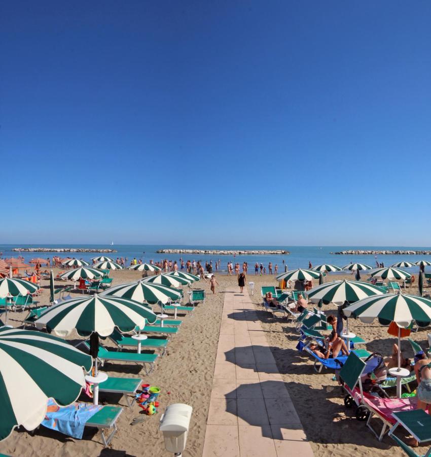 Giovanna Regina Hotel Gabicce Mare Ngoại thất bức ảnh
