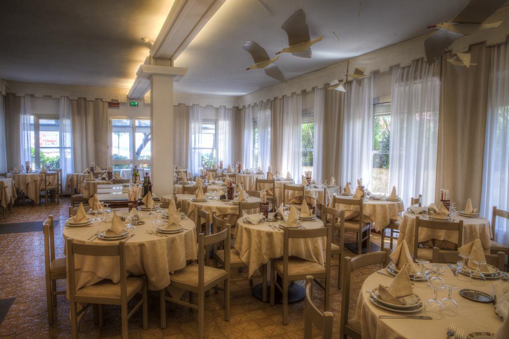 Giovanna Regina Hotel Gabicce Mare Ngoại thất bức ảnh